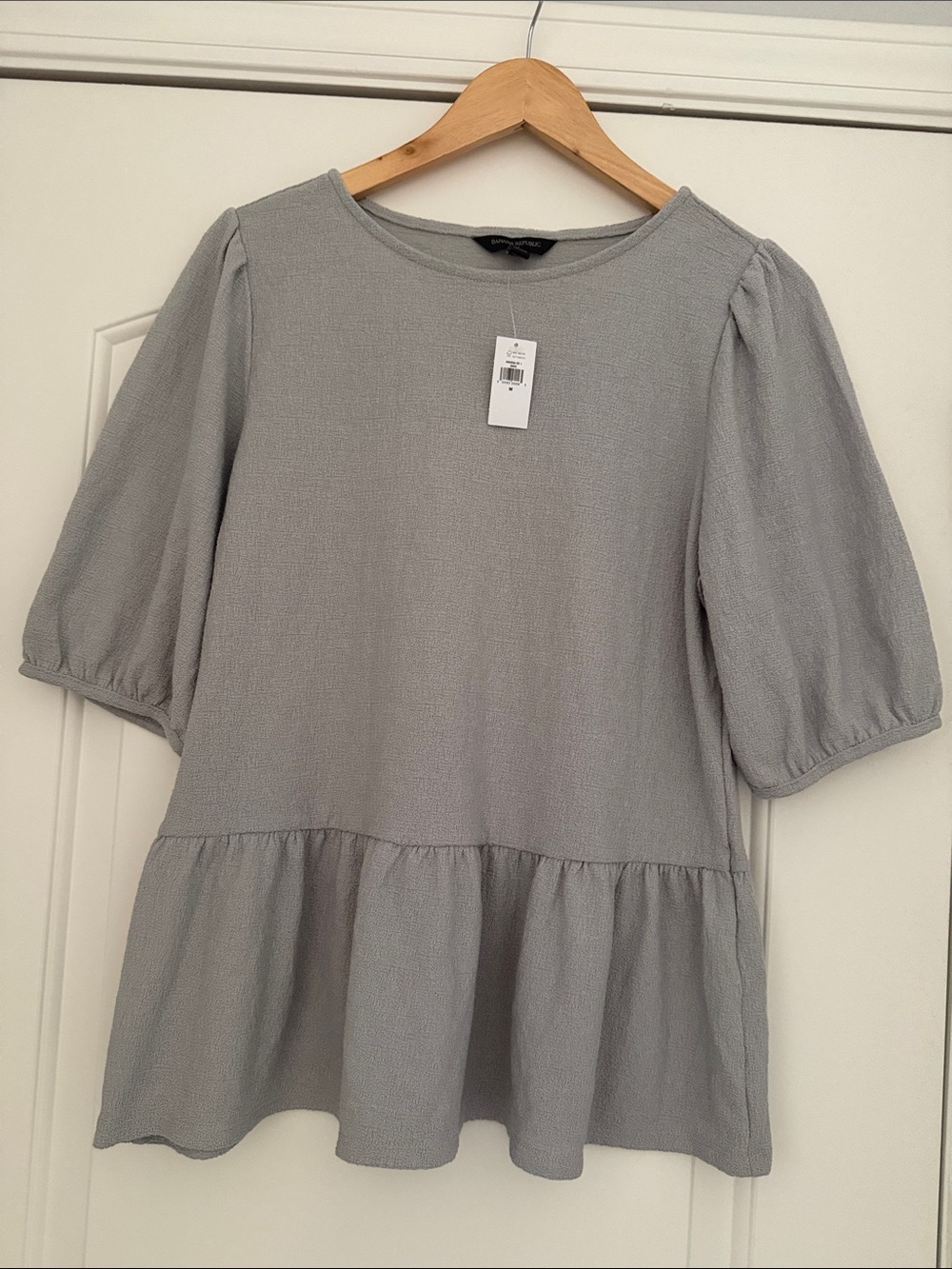 Banana Republic Light Gray Cotton Peplum Puff-Sleeve Top Size M NWT